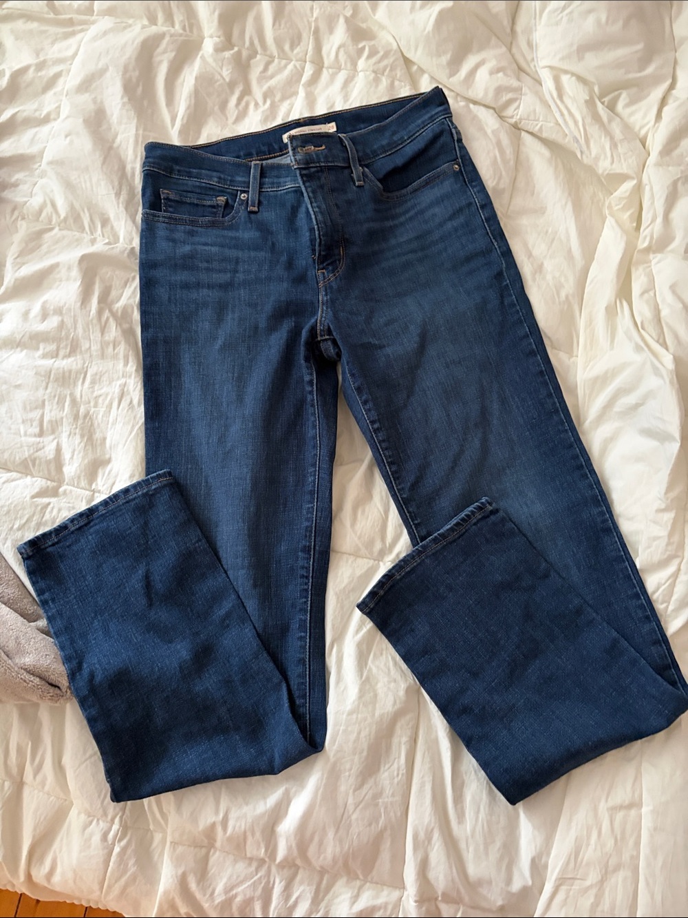 Classic Dark Blue Women's Jeans Levi’s Shaping Straight (314)
